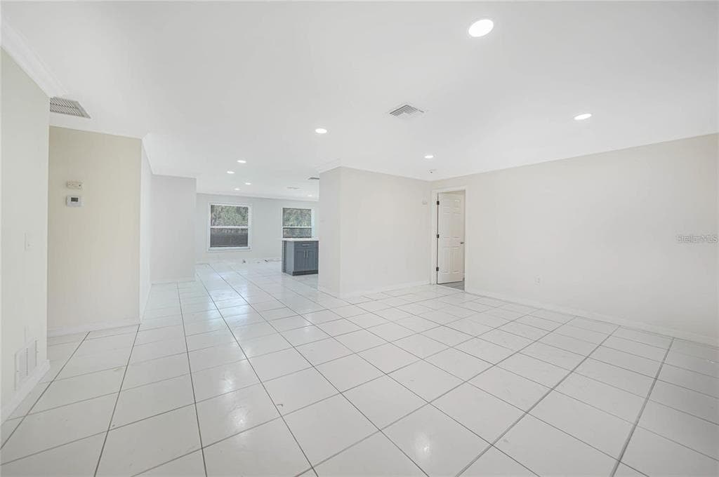351 & 359 KINDRED BOULEVARD photo 3