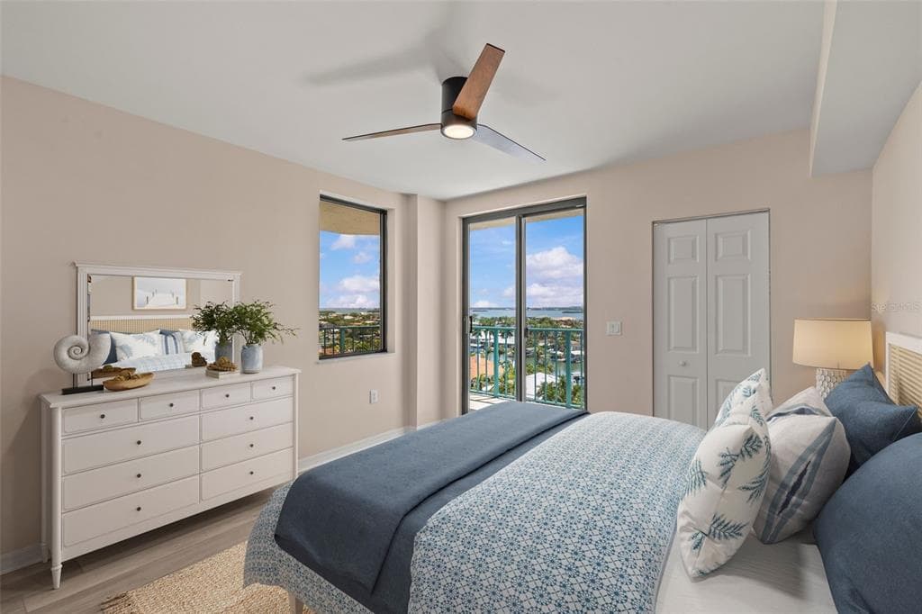 670 ISLAND WAY 800 photo 13