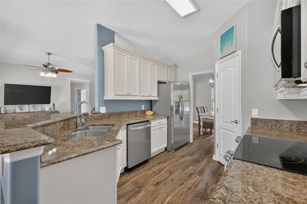 12037 EAGLE POINT CT photo 17