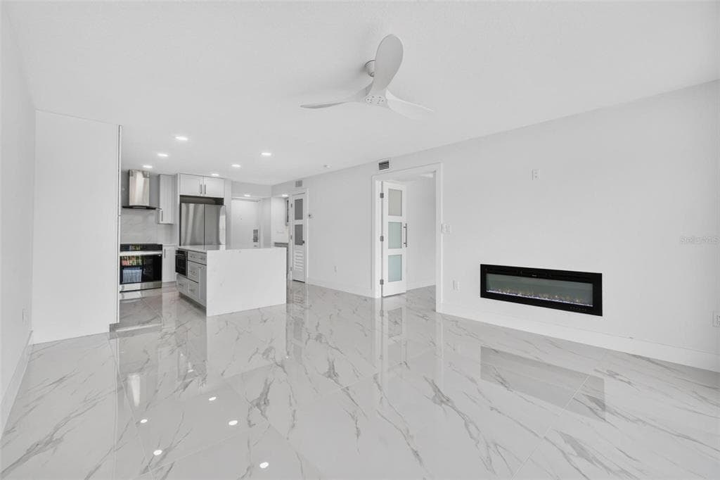 4900 BRITTANY DRIVE S 405 photo 18