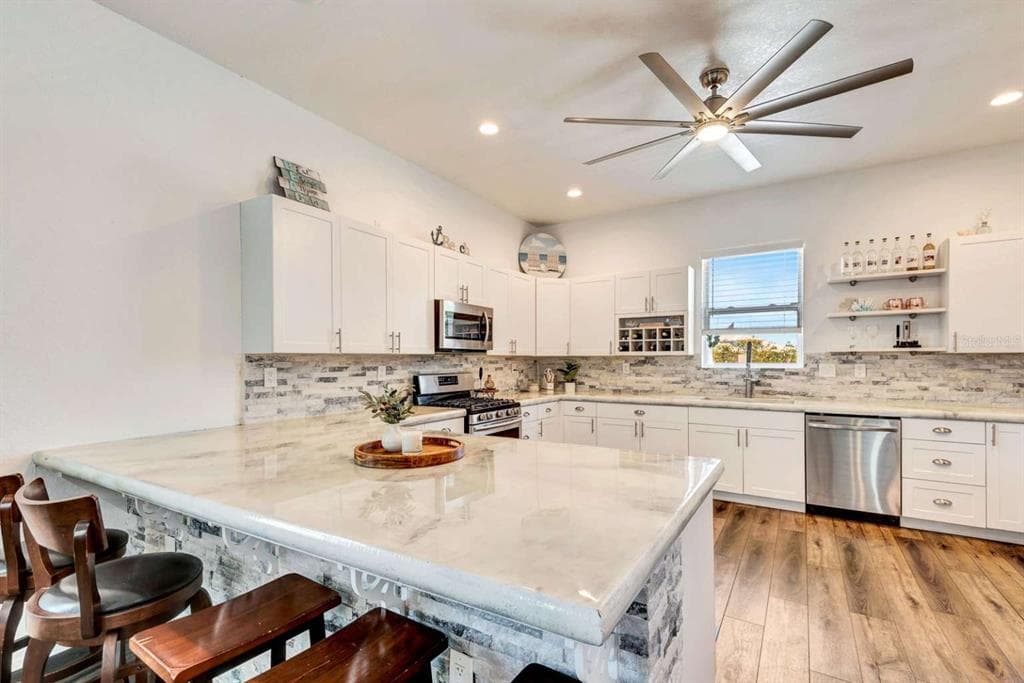 217 22ND STREET COURT NE photo 5
