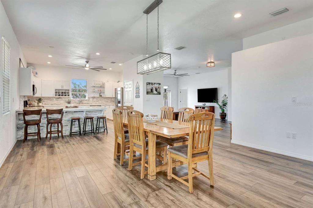 217 22ND STREET COURT NE photo 9