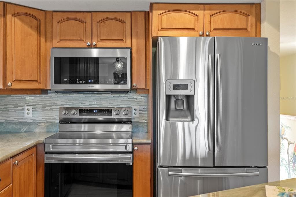 9564 TARA CAY COURT photo 7