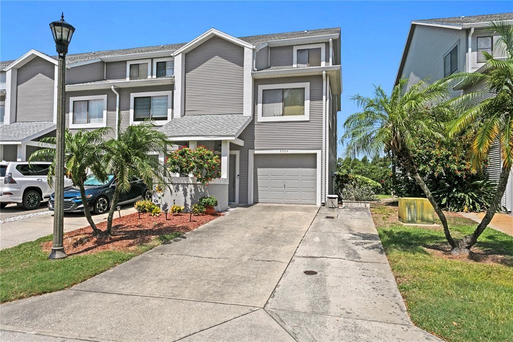 9564 TARA CAY COURT photo 1