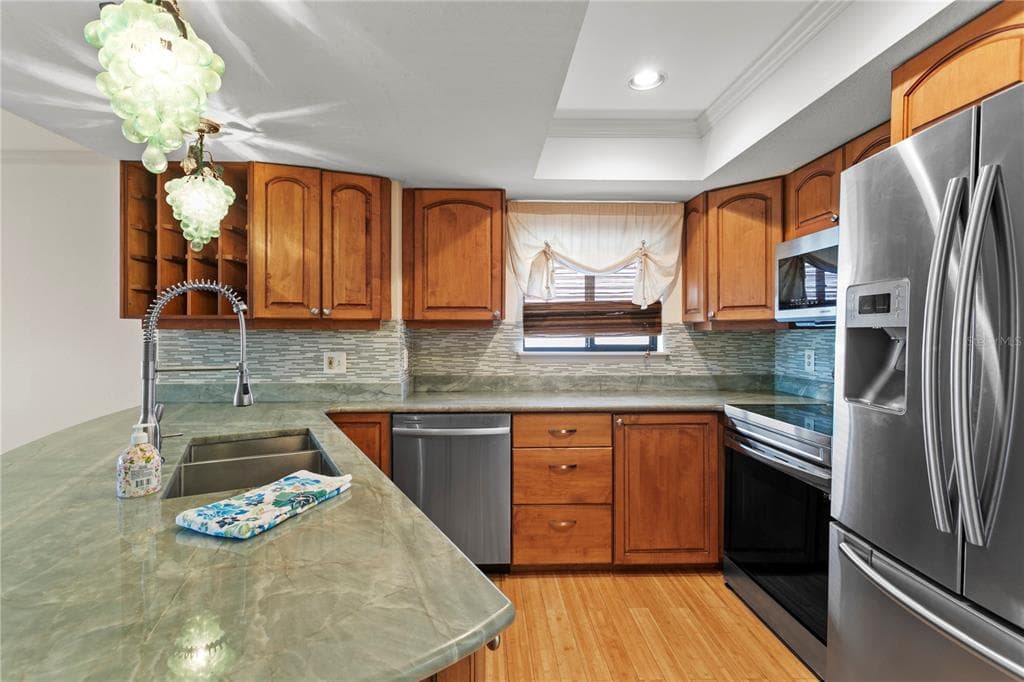 9564 TARA CAY COURT photo 5