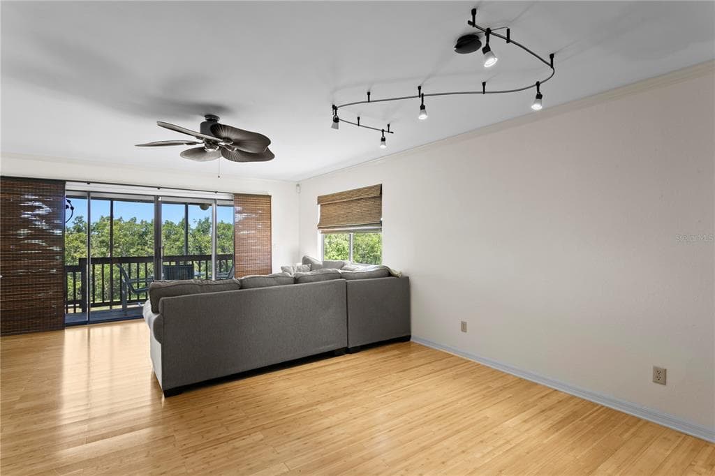 9564 TARA CAY COURT photo 10