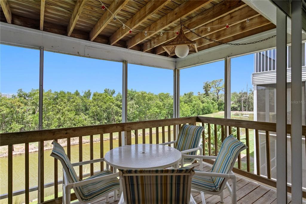 9564 TARA CAY COURT photo 15