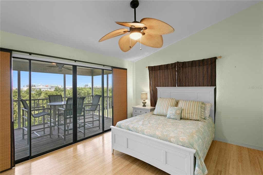 9564 TARA CAY COURT photo 25