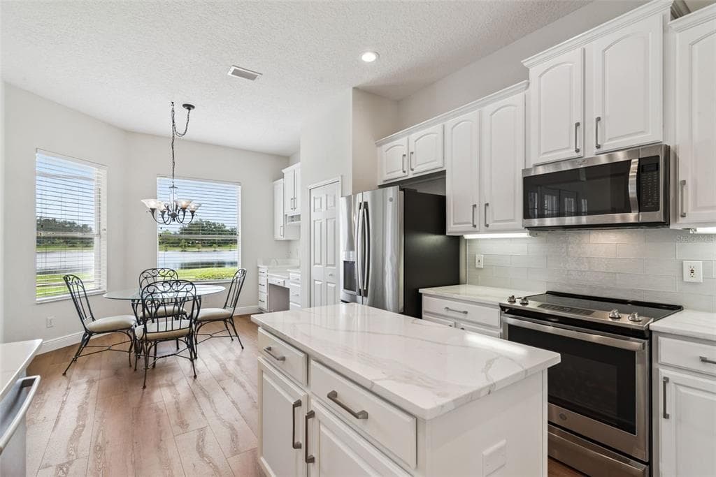 1206 SAINT ALBANS LOOP photo 18