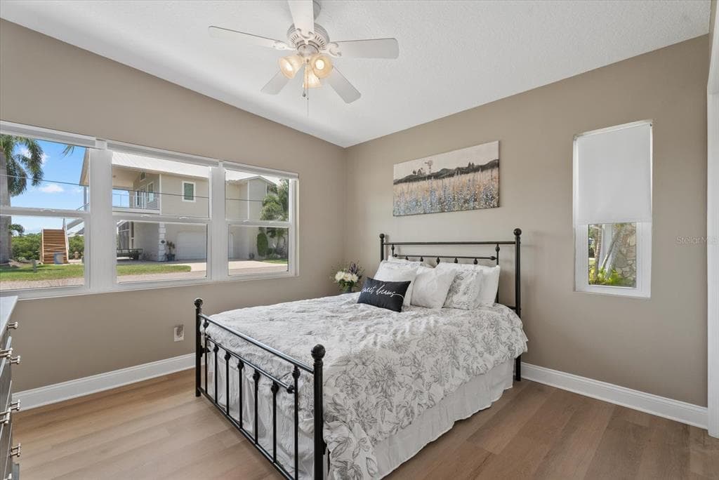 512 PALM AVENUE photo 22