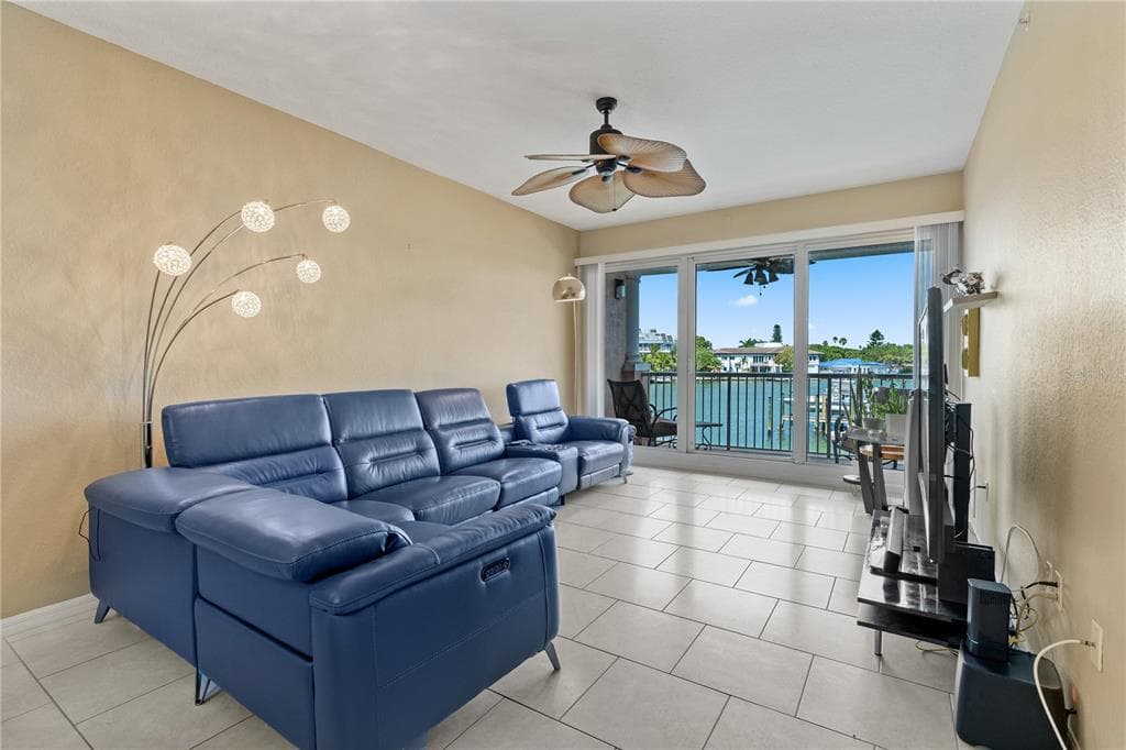 3805 GULF BOULEVARD 203 photo 7