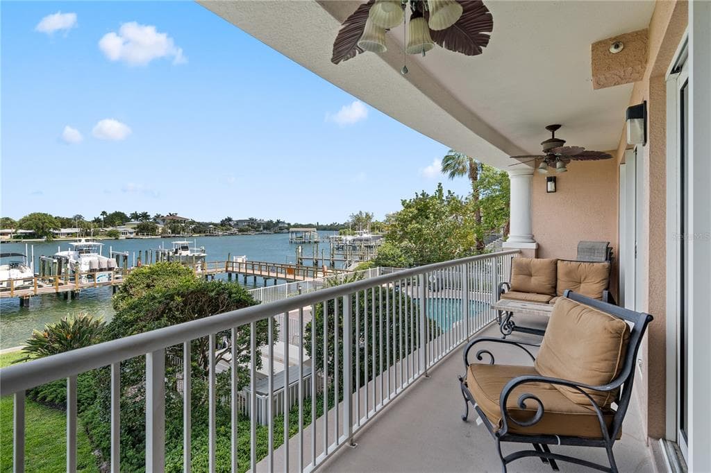 3805 GULF BOULEVARD 203 photo 15