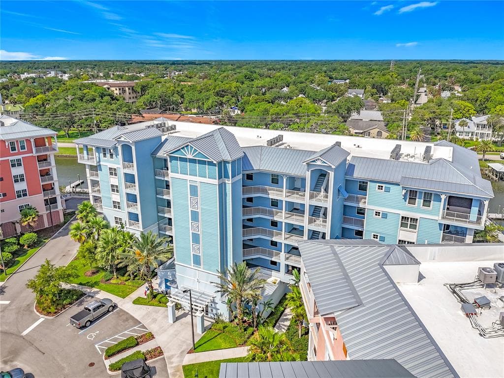 3 RIVERWALK DRIVE #301 3