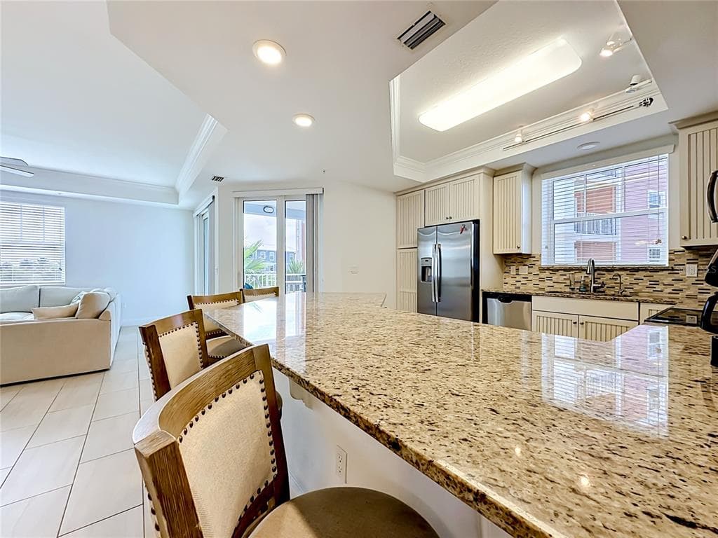 3 RIVERWALK DRIVE 301 photo 11