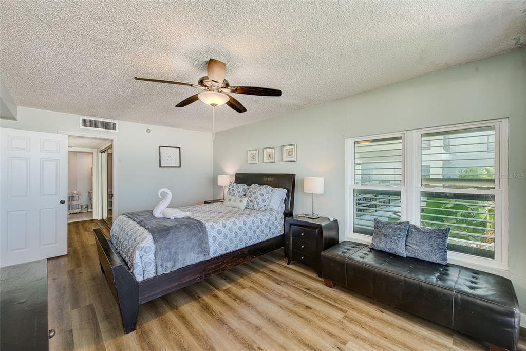 420 GULF BOULEVARD 101 photo 23