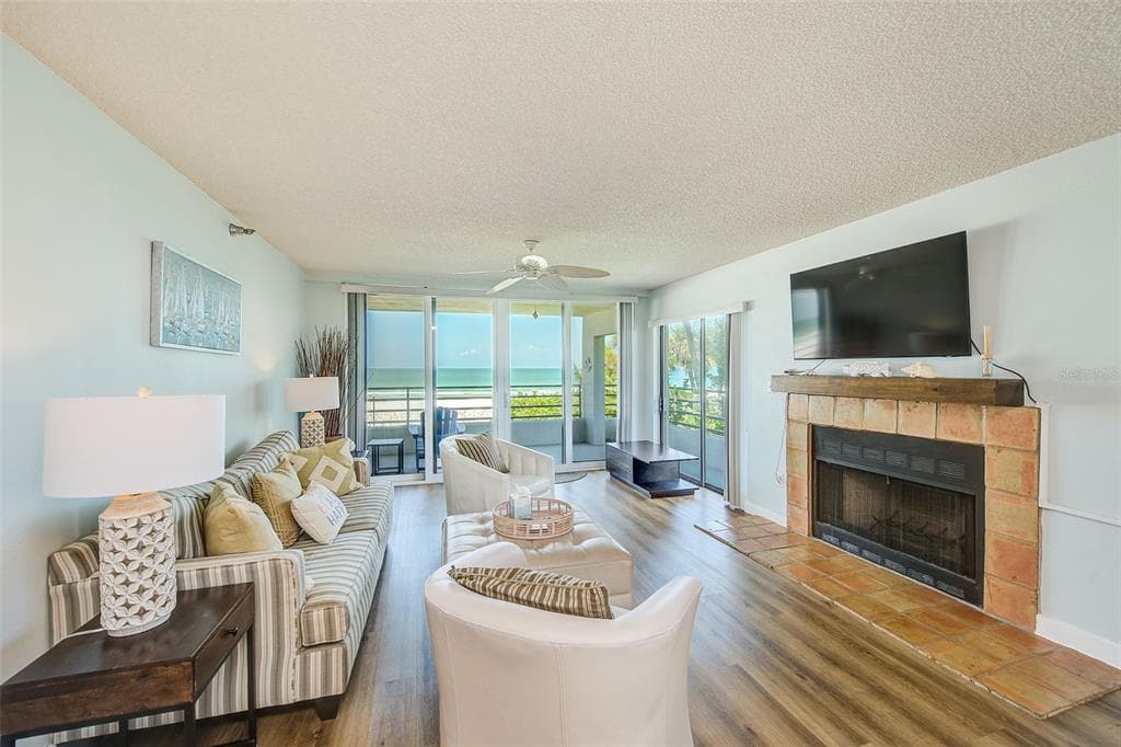 420 GULF BOULEVARD 101 photo 17