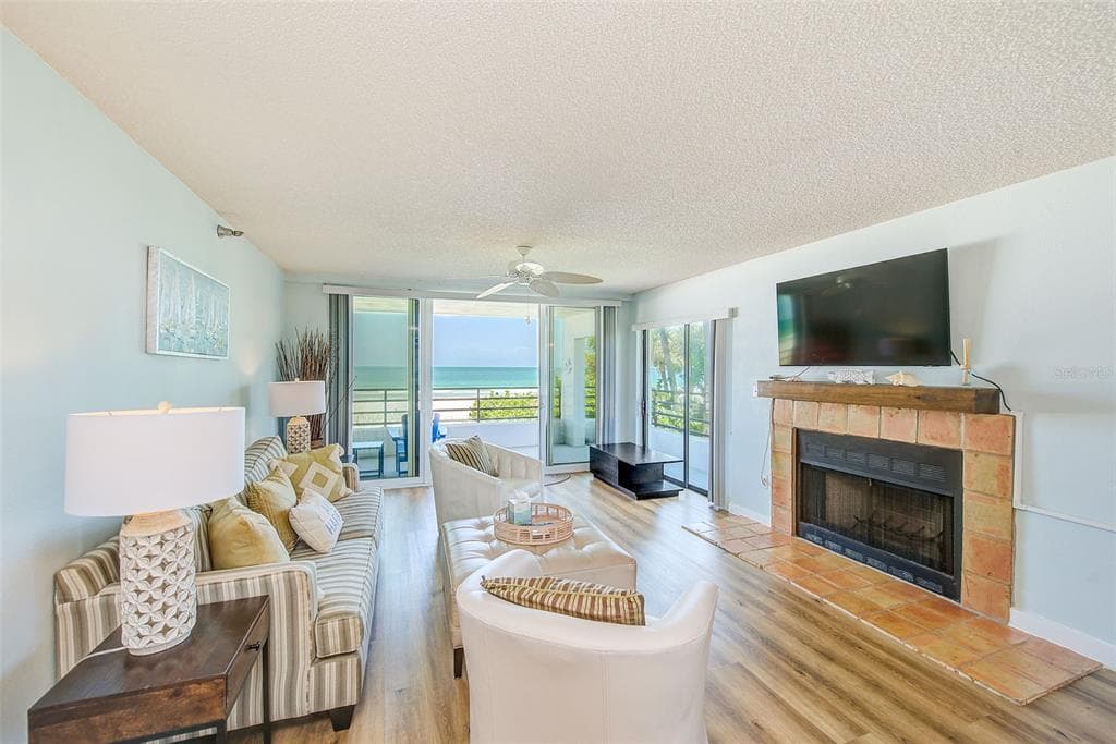 420 GULF BOULEVARD 101 photo 16