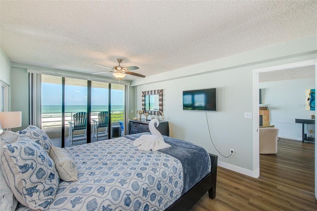 420 GULF BOULEVARD 101 photo 22