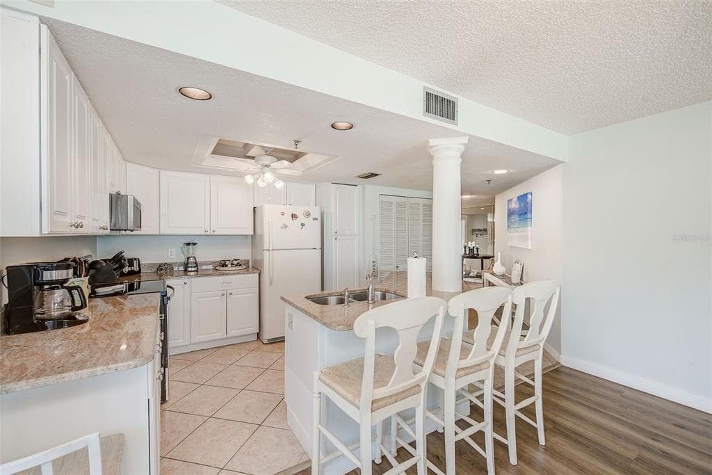 420 GULF BOULEVARD 101 photo 7