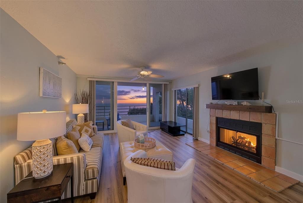 420 GULF BOULEVARD 101 photo 3