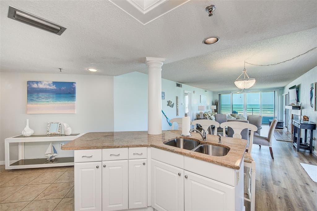 420 GULF BOULEVARD 101 photo 9