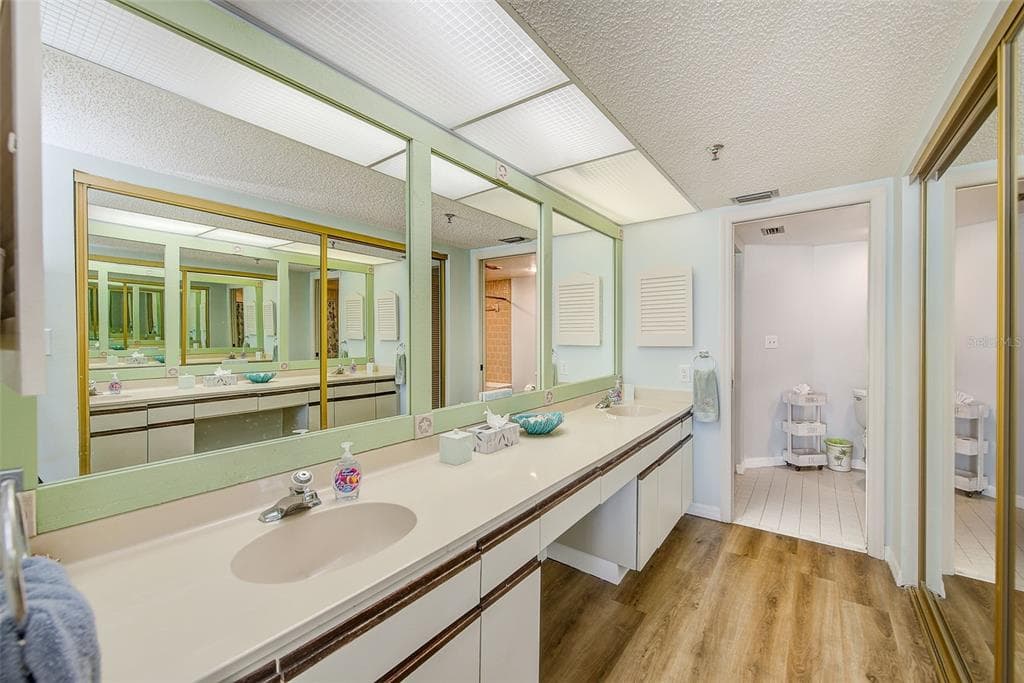 420 GULF BOULEVARD 101 photo 24