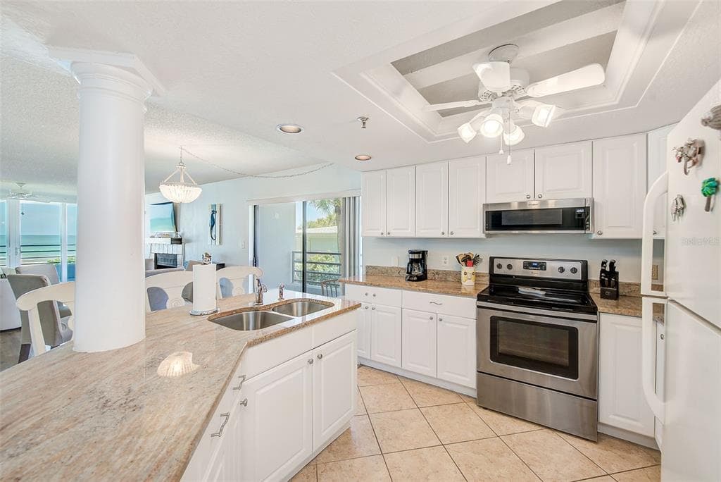 420 GULF BOULEVARD 101 photo 10