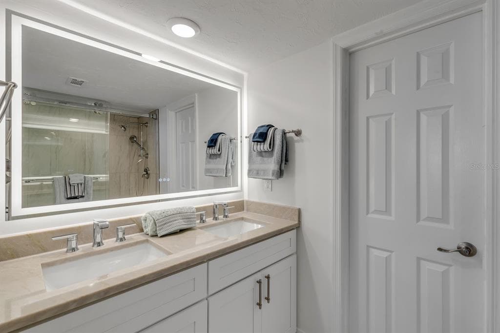 257 MINORCA BEACH WAY 506 photo 23
