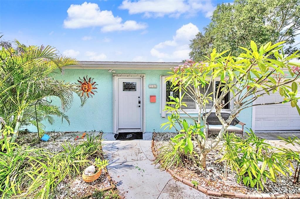 9472 TREASURE LANE NE photo 2