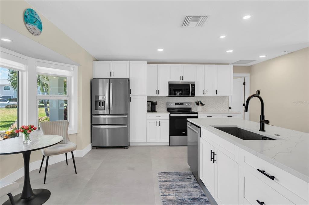 24 MARINA TERRACE photo 12