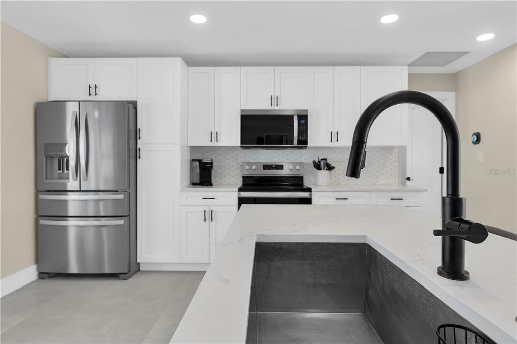24 MARINA TERRACE photo 4