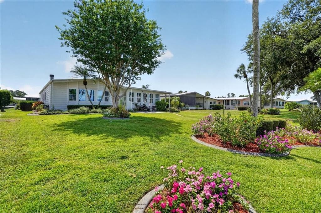 8469 IMPERIAL LAKES CIRCLE photo 9