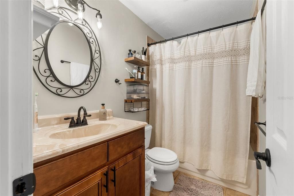 2660 SW 14TH DRIVE 125 photo 19