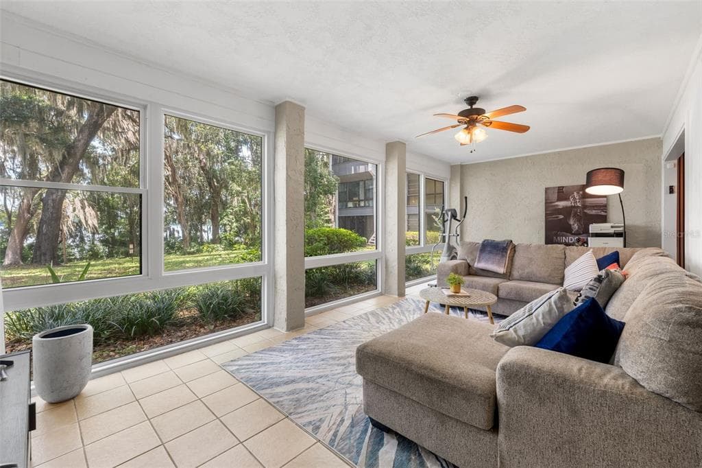 2660 SW 14TH DRIVE 125 photo 4