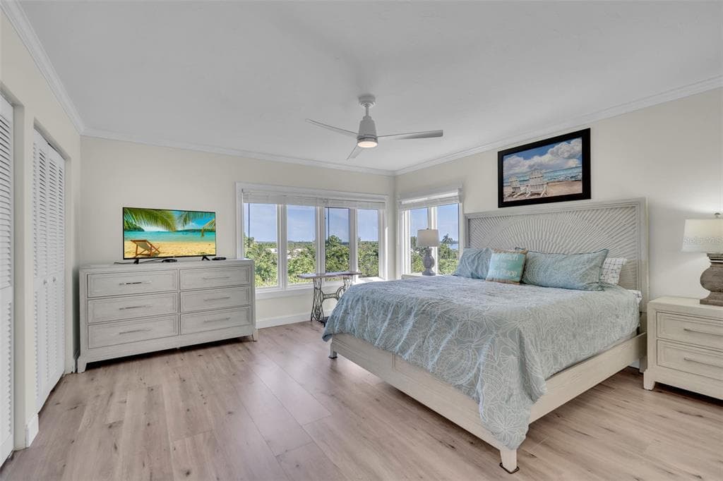 848 EVERGREEN WAY photo 13