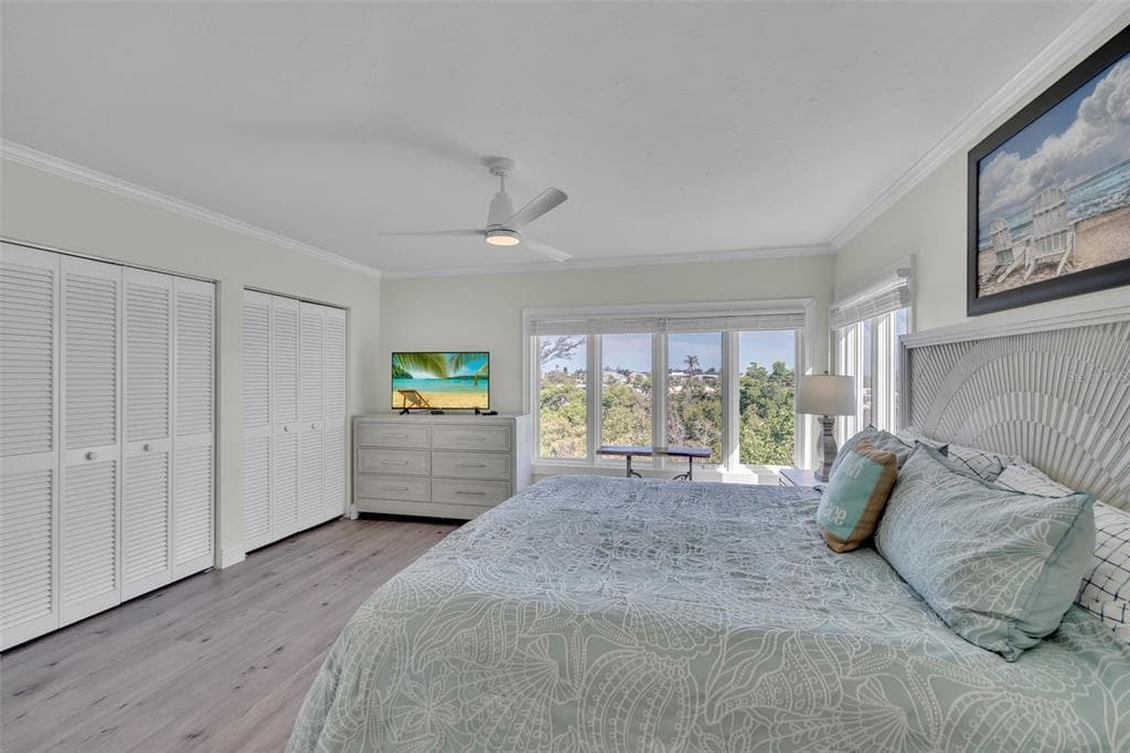 848 EVERGREEN WAY photo 17