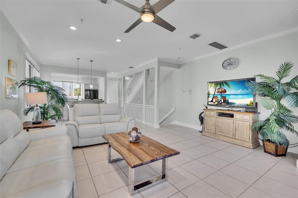 848 EVERGREEN WAY photo 3