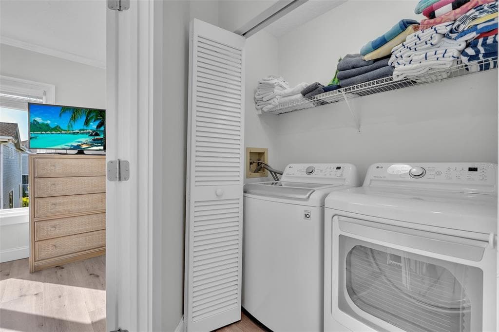 848 EVERGREEN WAY photo 24