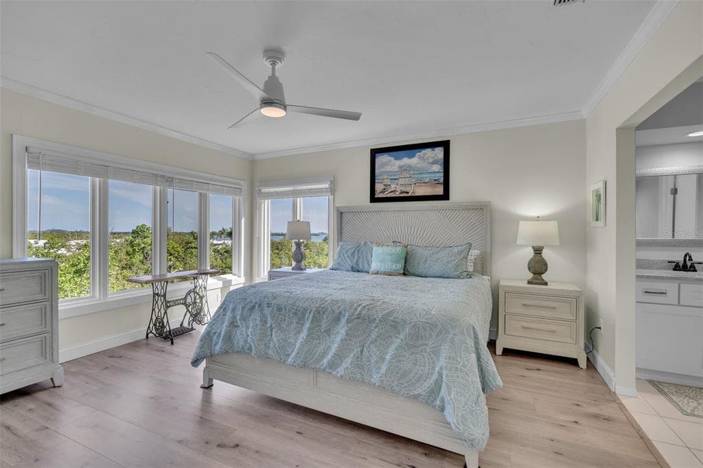 848 EVERGREEN WAY photo 14