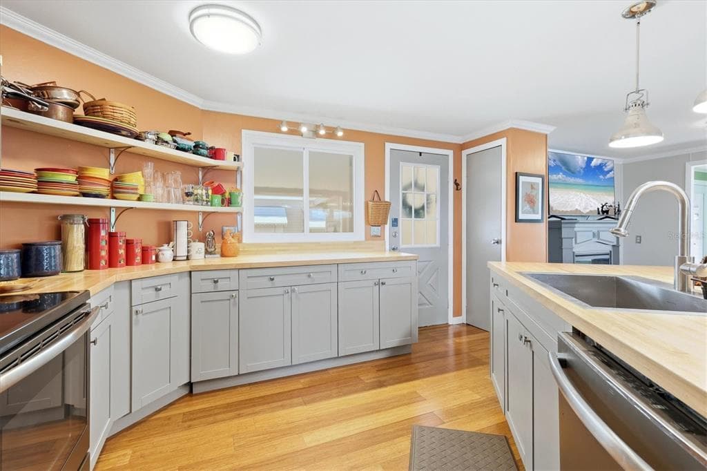 4619 15TH STREET COURT E photo 9