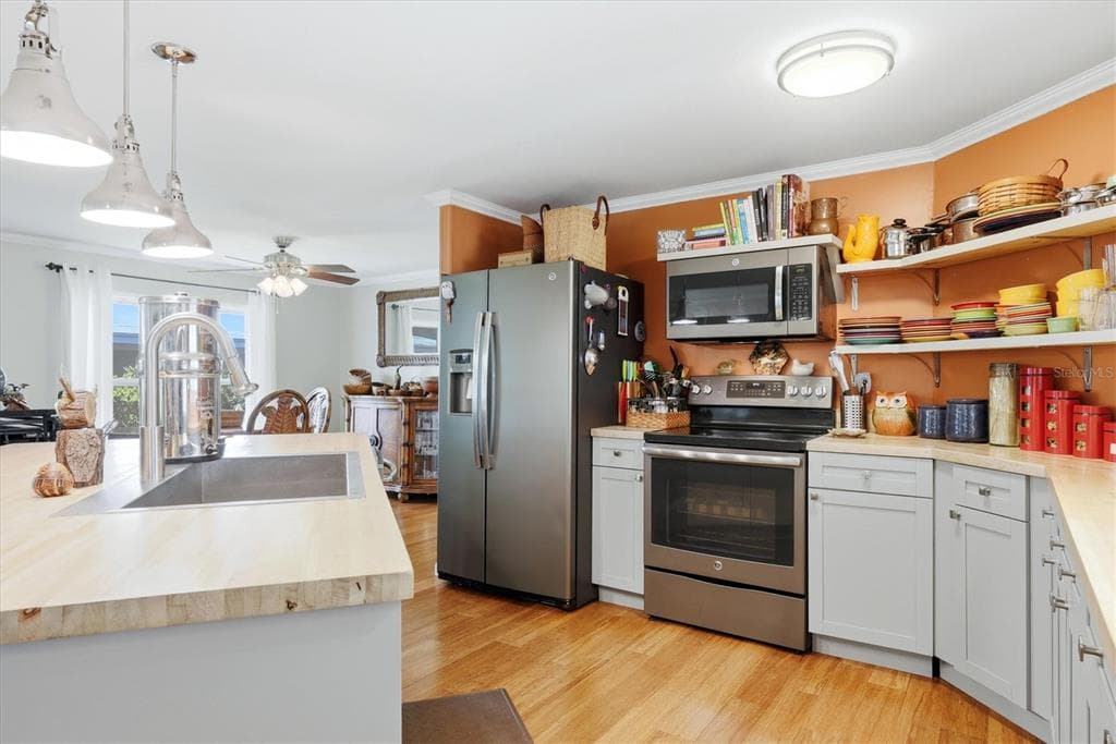 4619 15TH STREET COURT E photo 8
