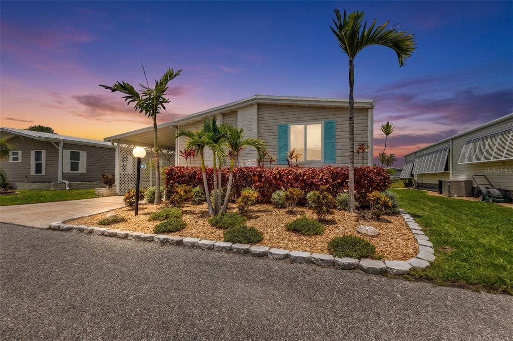 114 MARTINIQUE ROAD photo 4