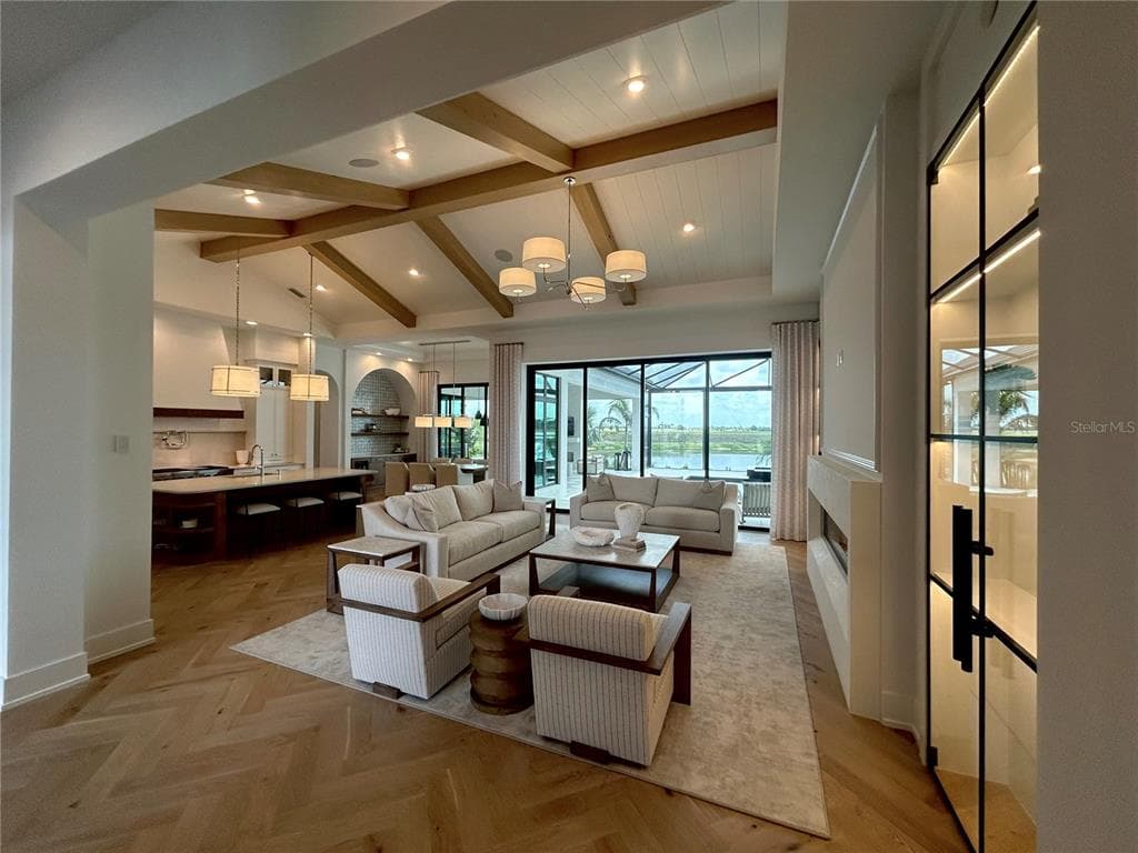 258 CRYSTAL WATERS DRIVE photo 4