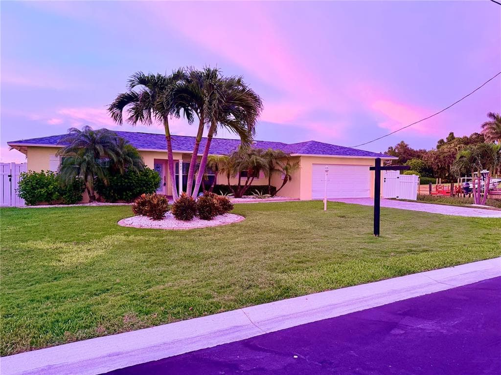 902 OAKWOOD DRIVE photo 4