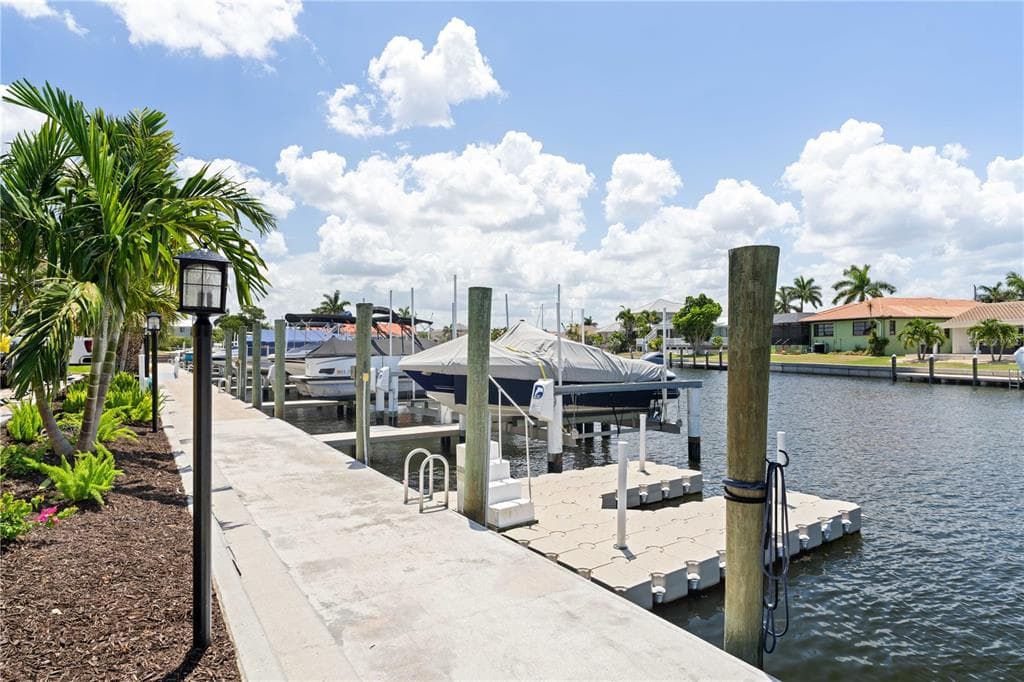 1 COLONY POINT DRIVE #15B 4