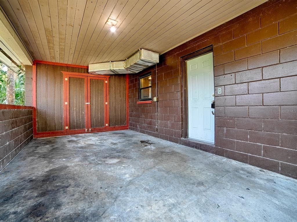 404 LOUIS STREET 2