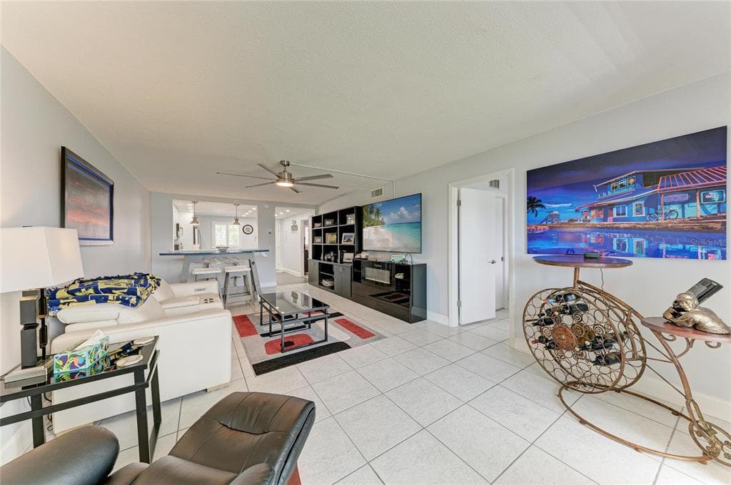 250 SANTA MARIA STREET 219 photo 19