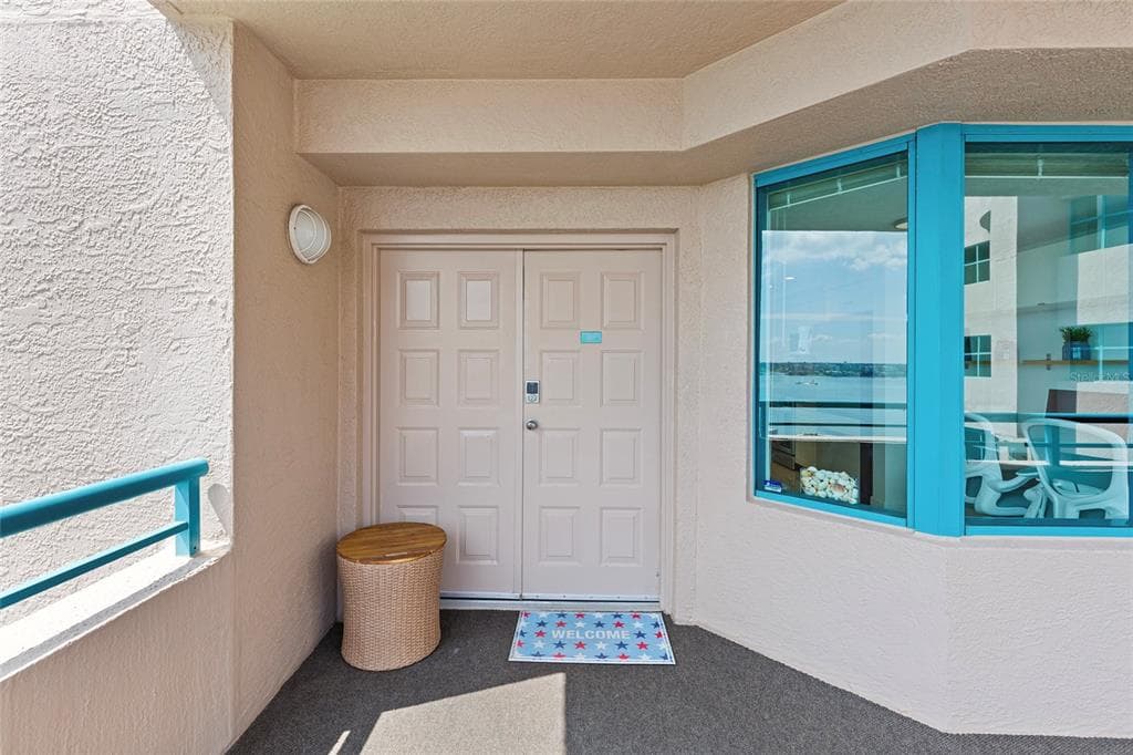 1520 GULF BOULEVARD 1807 photo 2