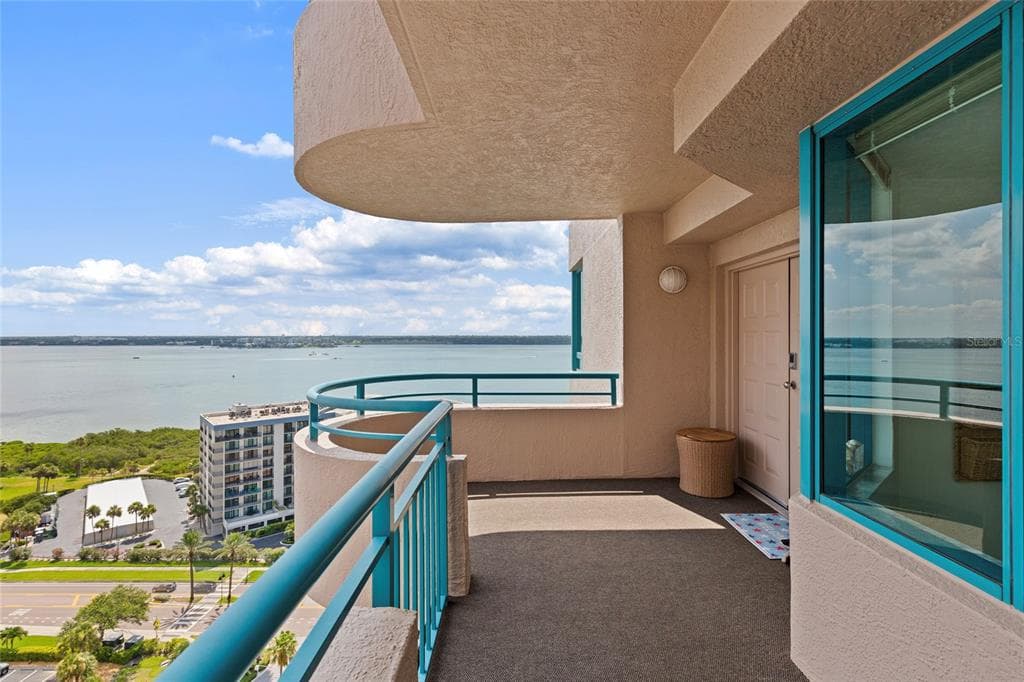 1520 GULF BOULEVARD 1807 photo 1