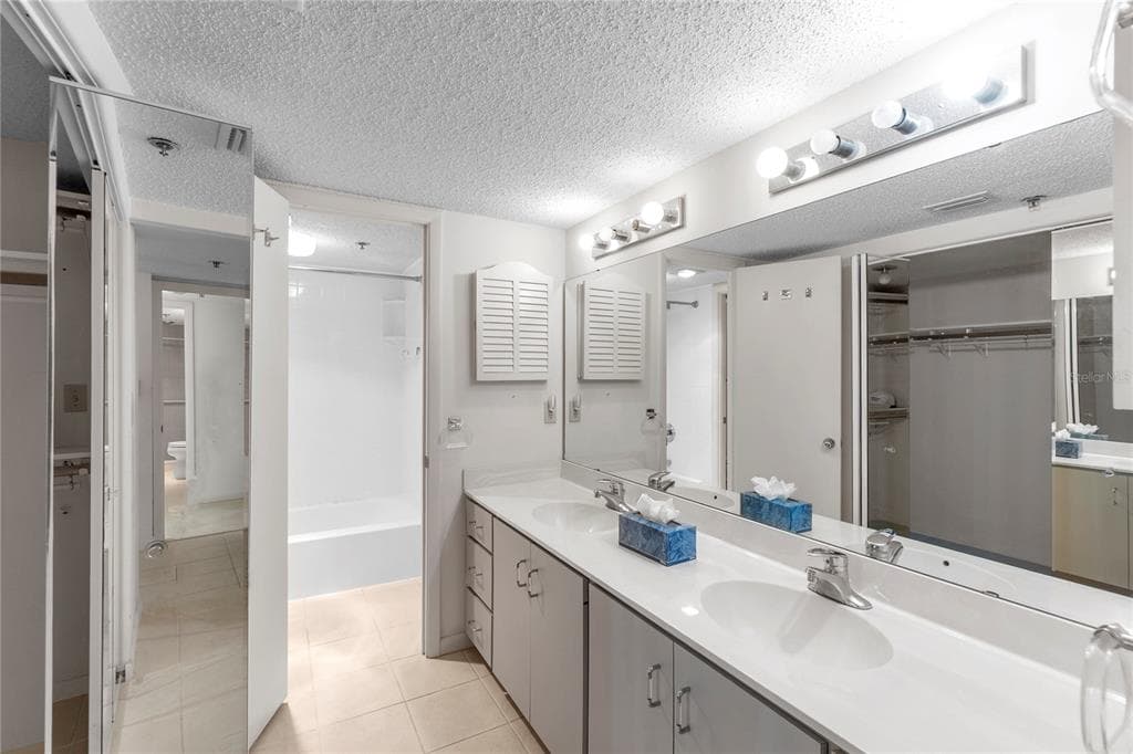 101 SUNSET DRIVE PH1 photo 17